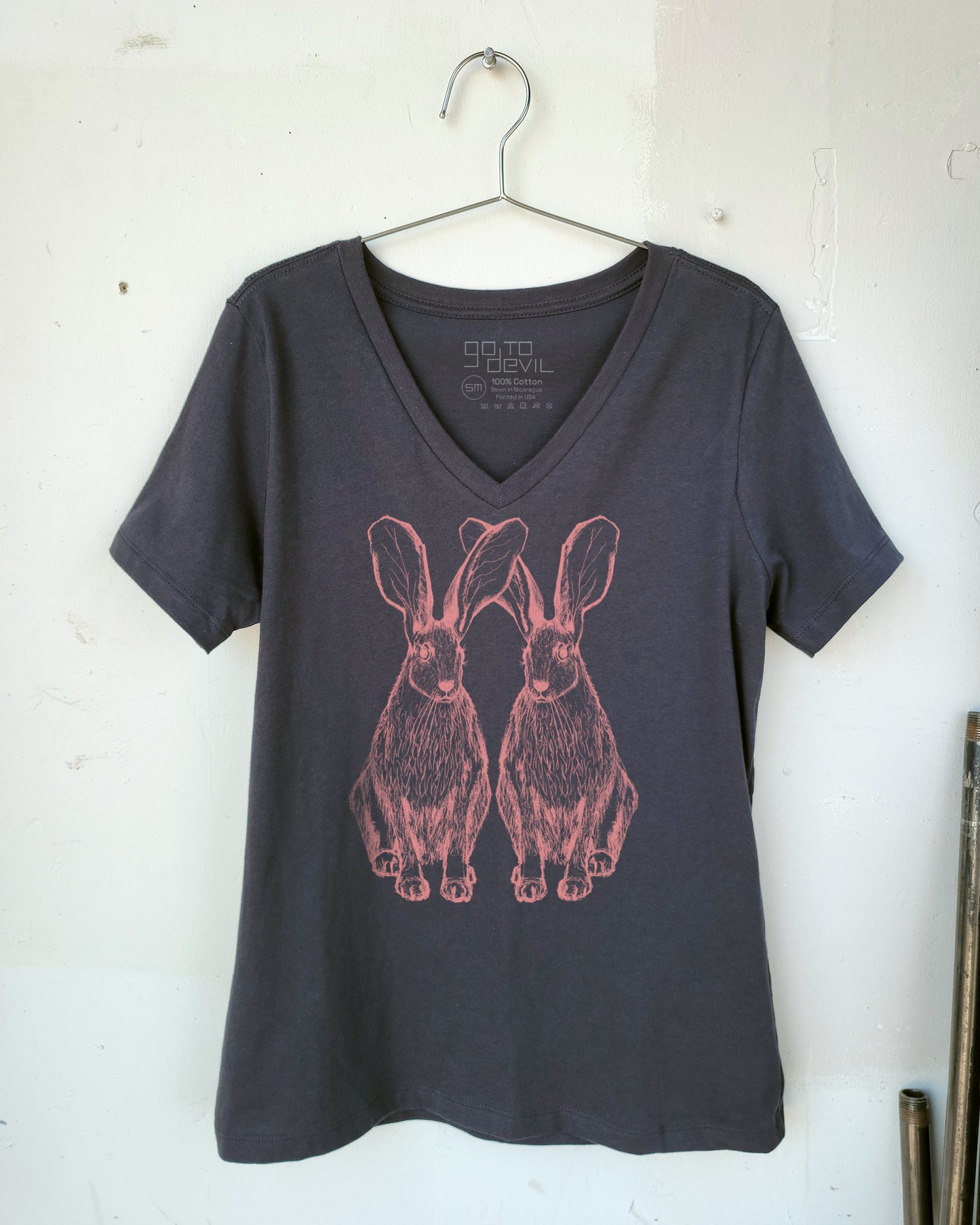 Hares Women's Vee Neck Tee